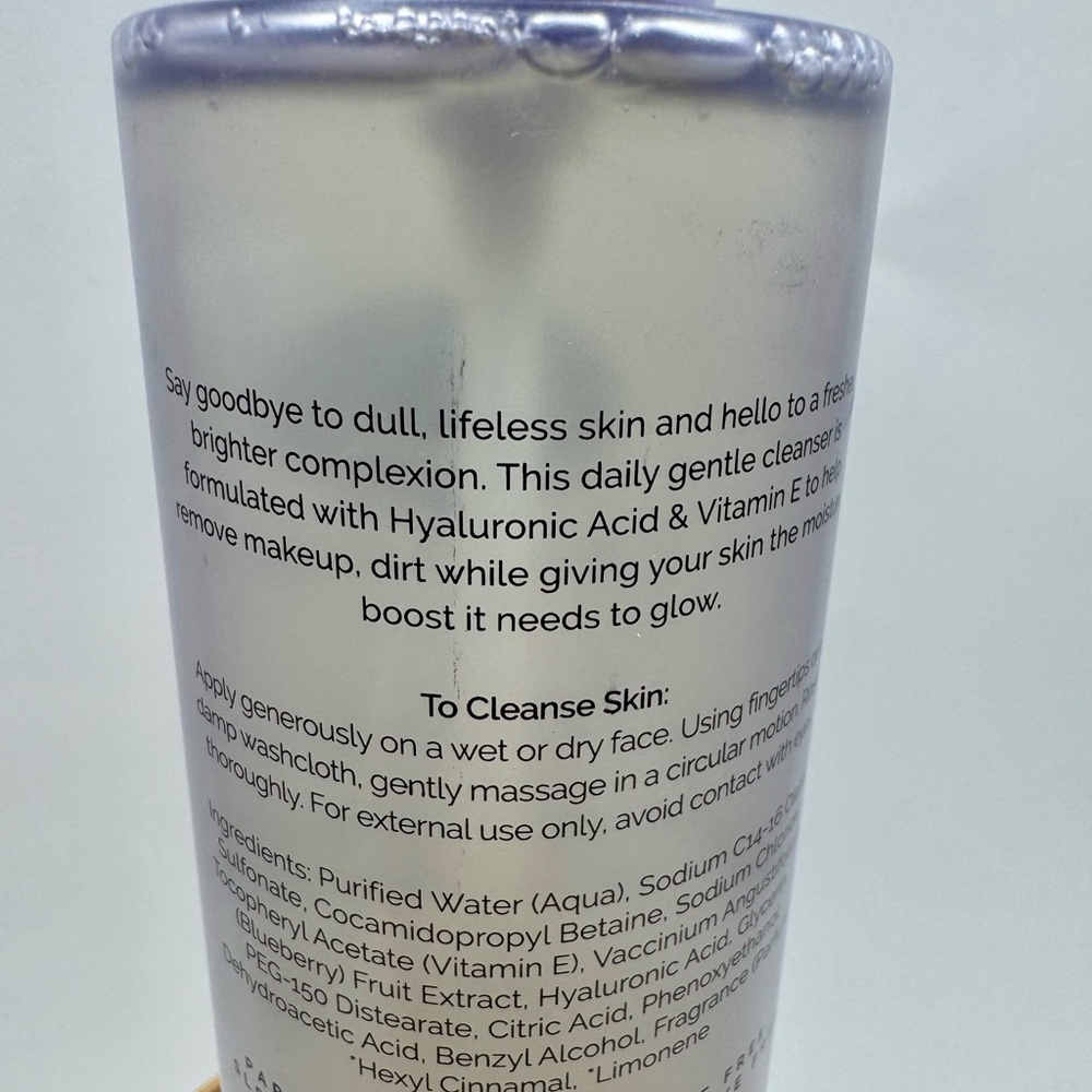 Lacuna Facial Cleanser with Vitamin E and Hyaluronic Acid 8 oz - Picture 2 of 4